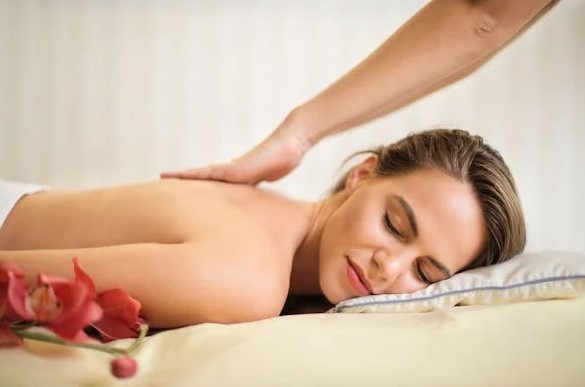 Huile de Massage Performance Sportive d'Ananda : L’Essentiel pour Détente et Récupération