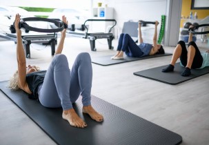 Les cours de pilates à domicile, en visio et en entreprise : Une révolution pour votre bien-être